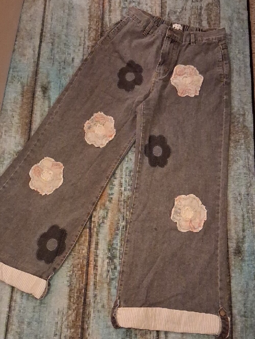 POL Washed Charcoal Wide-Leg Jeans with Floral Patches - Picture 7 of 12